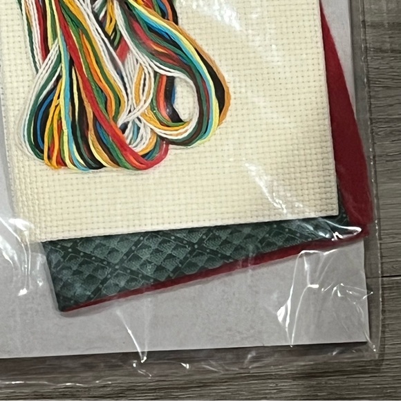 NWT Quilt Ups Bed & Breakfast Quilted Counted Cross Stitch Kit - Picture 11 of 13